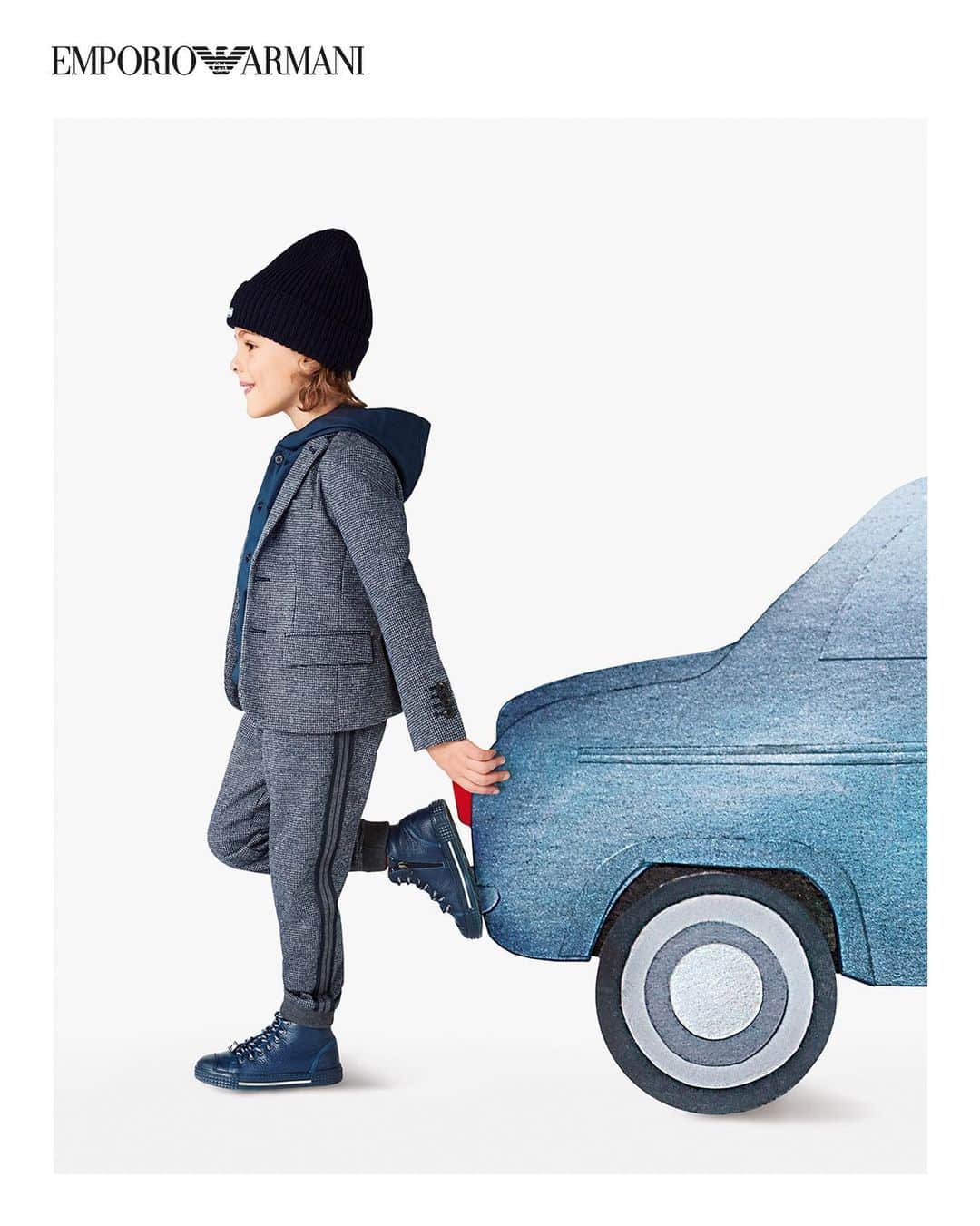 Armani Officialさんのインスタグラム写真 - (Armani OfficialInstagram)「Versatile and child friendly fashion by #EmporioArmaniJunior」11月9日 2時44分 - emporioarmani