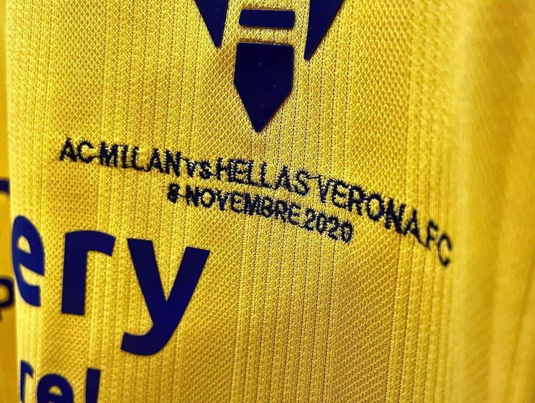 エラス・ヴェローナFCさんのインスタグラム写真 - (エラス・ヴェローナFCInstagram)「✨LUCI...✨  #MilanVerona #DaiVerona #SerieATIM」11月9日 2時49分 - hellasveronafc