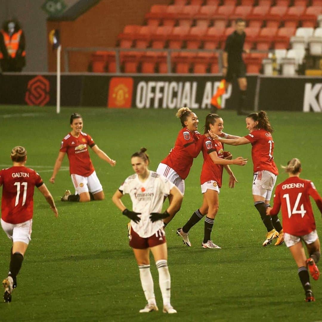 ジャッキー・グローネンのインスタグラム：「Who else is feeling like @jesssigsworth after this win?」