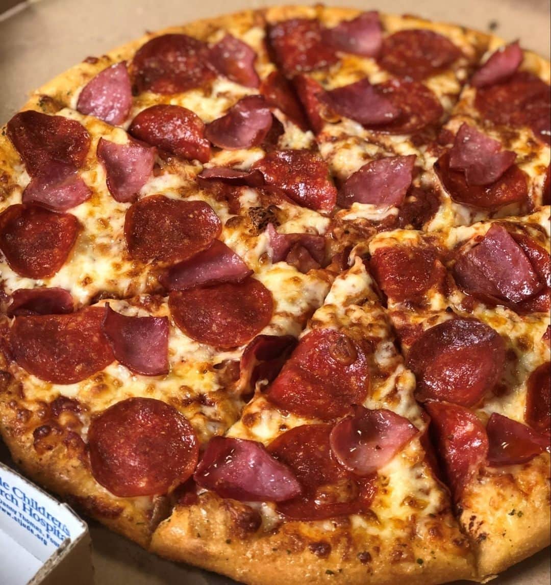 Domino's Pizzaさんのインスタグラム写真 - (Domino's PizzaInstagram)「Dare you to find someone with the same Domino’s order as you in the comments.」11月9日 3時00分 - dominos