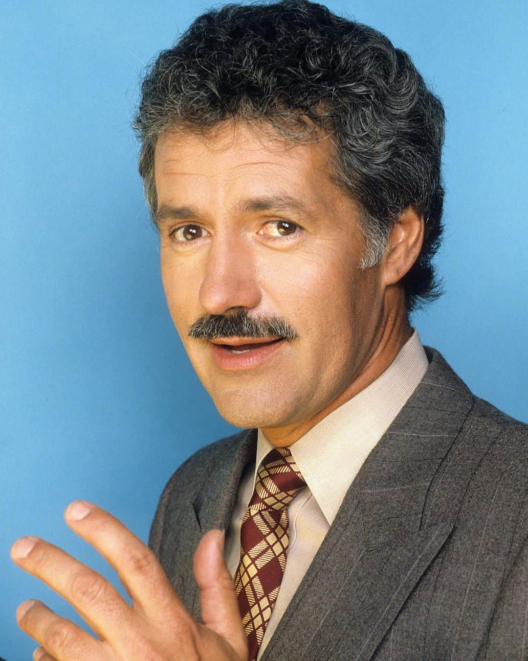 GQさんのインスタグラム写真 - (GQInstagram)「Alex Trebek, host of ‘Jeopardy’ and television legend, has passed away after a battle with pancreatic cancer.」11月9日 3時04分 - gq