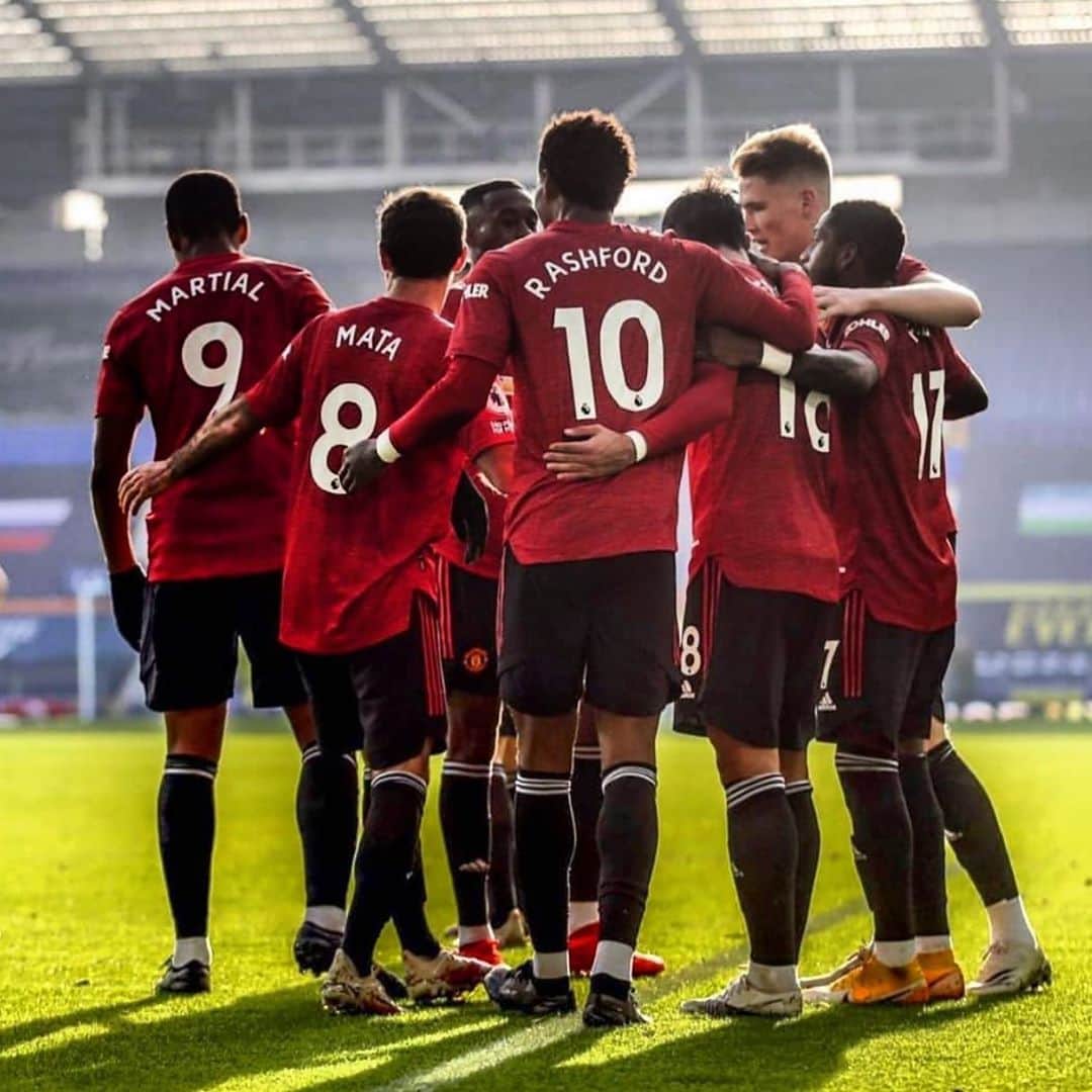 フアン・マタのインスタグラム：「@manchesterunited 👊🔴」