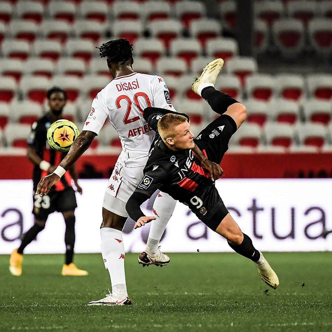 リーグ・アンさんのインスタグラム写真 - (リーグ・アンInstagram)「L’@asmonaco remporte le Derby de la Côte d’Azur face à l’@ogcnice 💥  Monaco win the Côte d’Azur Derby against Nice!  #ligue1ubereats #derby #asmonaco #ogcnice」11月9日 3時22分 - ligue1ubereats