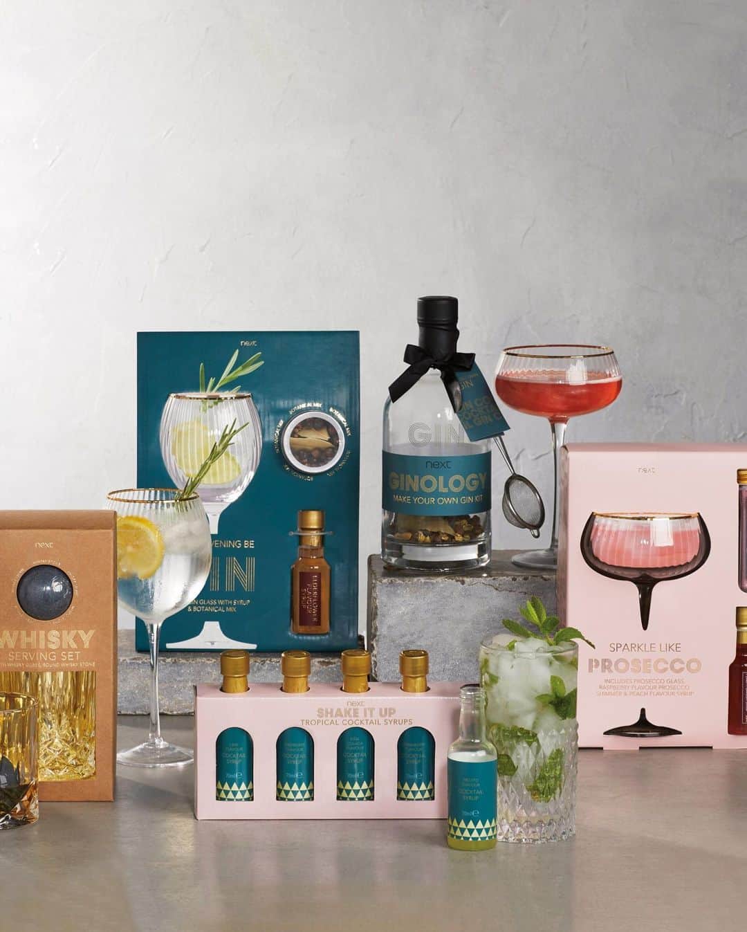 のインスタグラム：「Whatever their tipple these gift sets will send a toast from a distance! 🎁🎄🍸☝️Tap the link in our bio to shop! 🔎 Whisky Gift Set: 458386 Gin Gift Set: 938609 Cocktail Syrup Gift Set: 633644 Make your own Gin: 978949 Prosecco Gift Set: 895249 #nexthome #merryeverything #christmas」