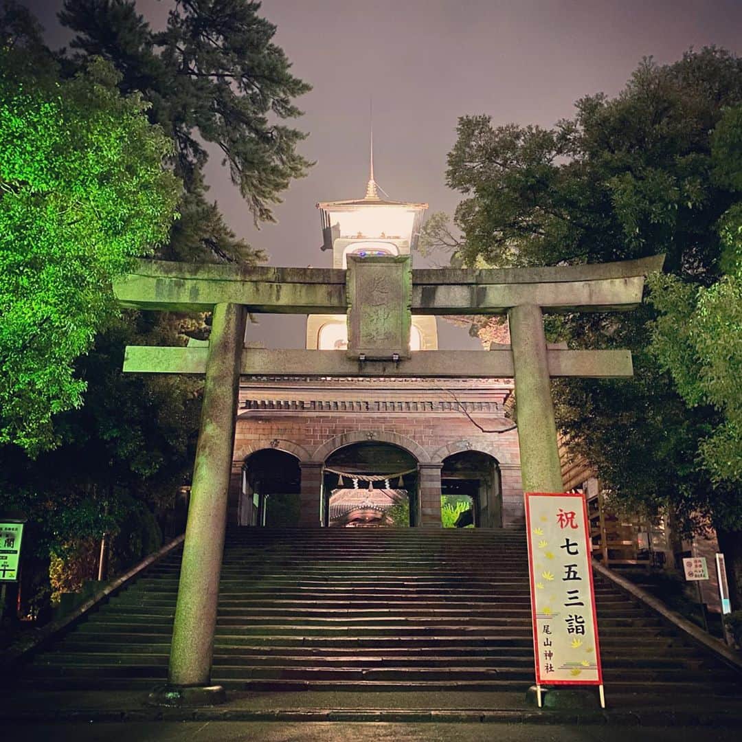 のインスタグラム：「ライトアップされた尾山神社です！ 厄除け、運気アップに画像どうぞ。 #待ち受けにどうぞ #石川県金沢市 #尾山神社 #尾山神社ライトアップ」