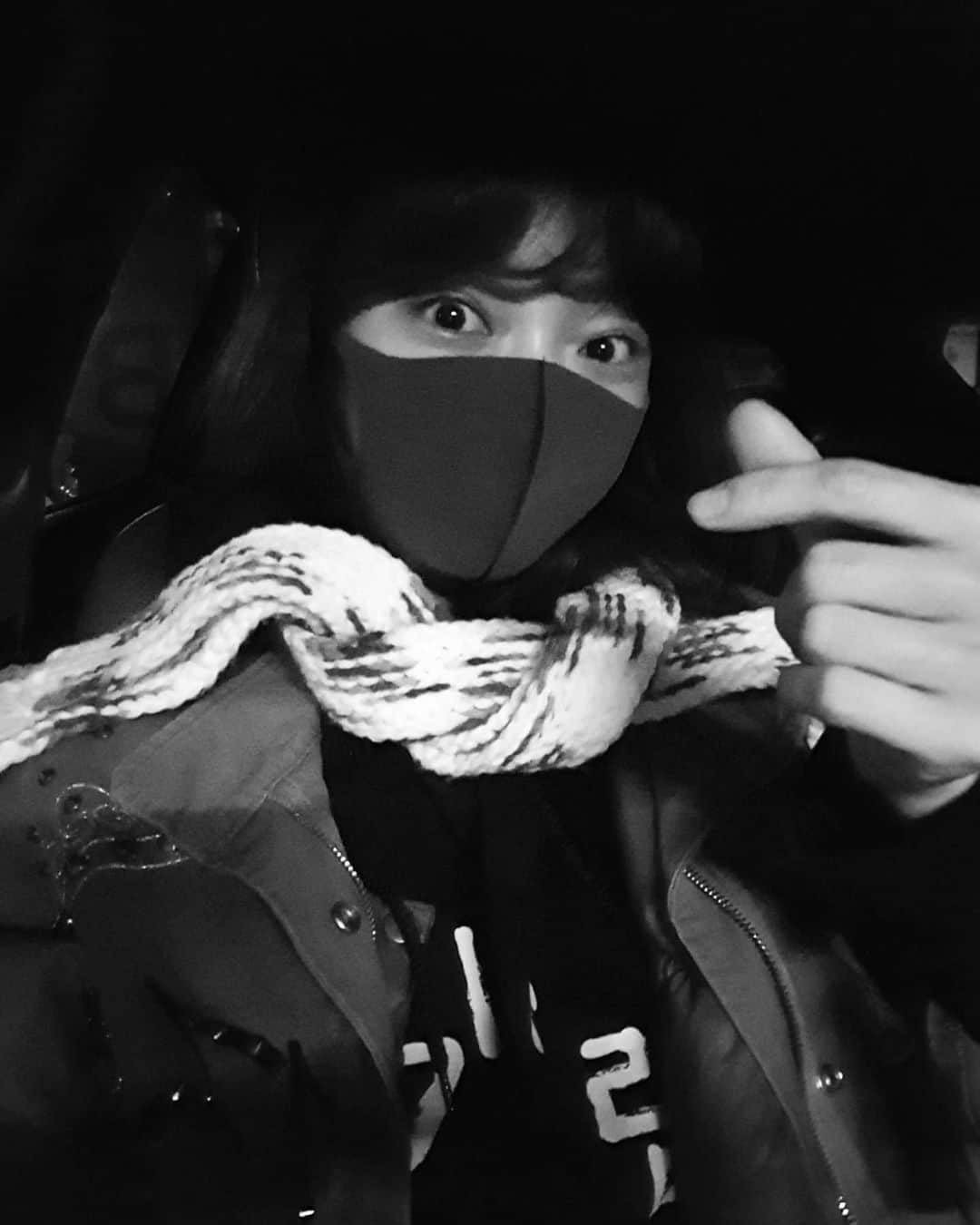 ハン・ウンソンのインスタグラム：「나는야  오늘도 슝슝!!!! 🍂🤸‍♂️🍂🤸‍♂️🍂  #월요병 #빠염」