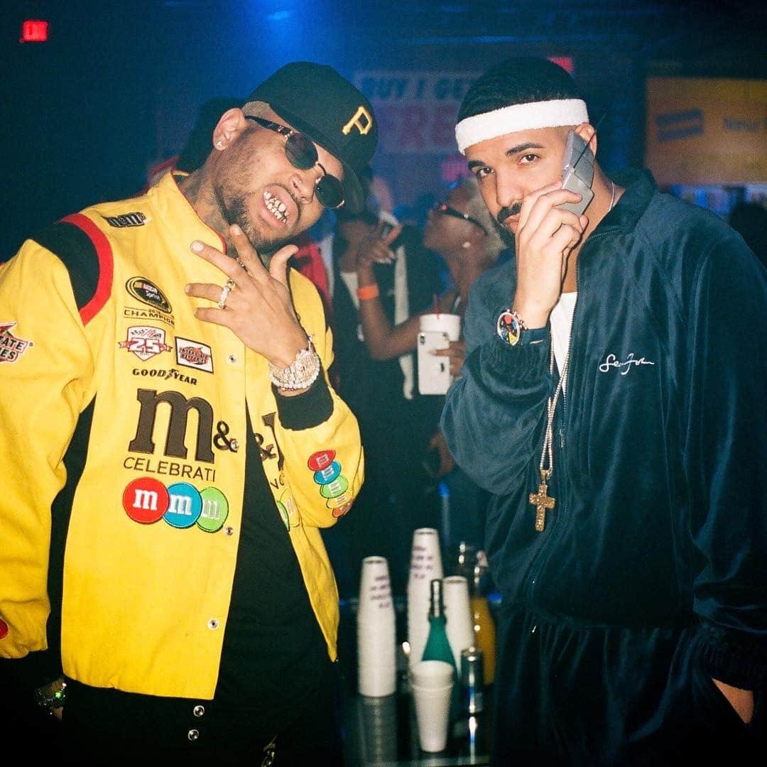 HYPEBEASTさんのインスタグラム写真 - (HYPEBEASTInstagram)「@hypebeastmusic: @chrisbrownofficial appeared to confirm that he and @champagnepapi are preparing to release a collaborative album. Appearing on @fatjoe‘s Instagram Live interview series, Breezy revealed “Yeah. I think we wanted to shock the world…We got some songs. We definitely got some songs…It’s definitely gon’ be something that we’re working on that’s gon’ be crazy.” Stay tuned for more details on the project. ⁠ Photo: @theo.skudra」11月9日 14時20分 - hypebeast