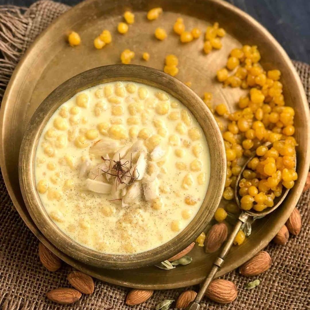 Archana's Kitchenさんのインスタグラム写真 - (Archana's KitchenInstagram)「#DiwaliSpecial   Boondi Ki Kheer Recipe is a delicious kheer recipe you must try! Sweet boondi dunked in reduced milk, flavoured with cardamom and rose to enhance the taste. Serve it as a dessert after a festival meal or along with pooris for a sinful Indian breakfast. Go to our stories for the recipes or click on the link in our bio :)  #Diwalirecipes #kheer #kheerrecipe #festivalrecipes #northindian #northindianfood #northindianfoodlove #recipes #easyrecipes #snacks #archanaskitchen #healthysnacks #healthyeating #healthyeating #eatfit #cooking #food #healthyrecipes #foodphotography #recipeoftheday #comfortfood #deliciousfood」11月9日 14時31分 - archanaskitchen
