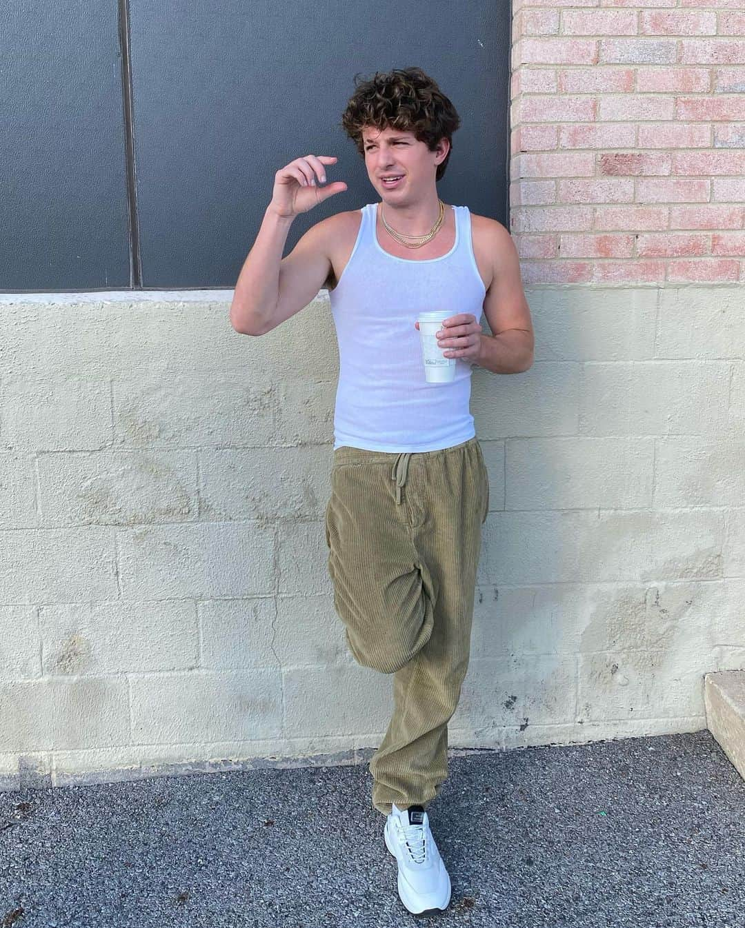 チャーリー・プースさんのインスタグラム写真 - (チャーリー・プースInstagram)「Ty said I looked cool」11月9日 6時28分 - charlieputh