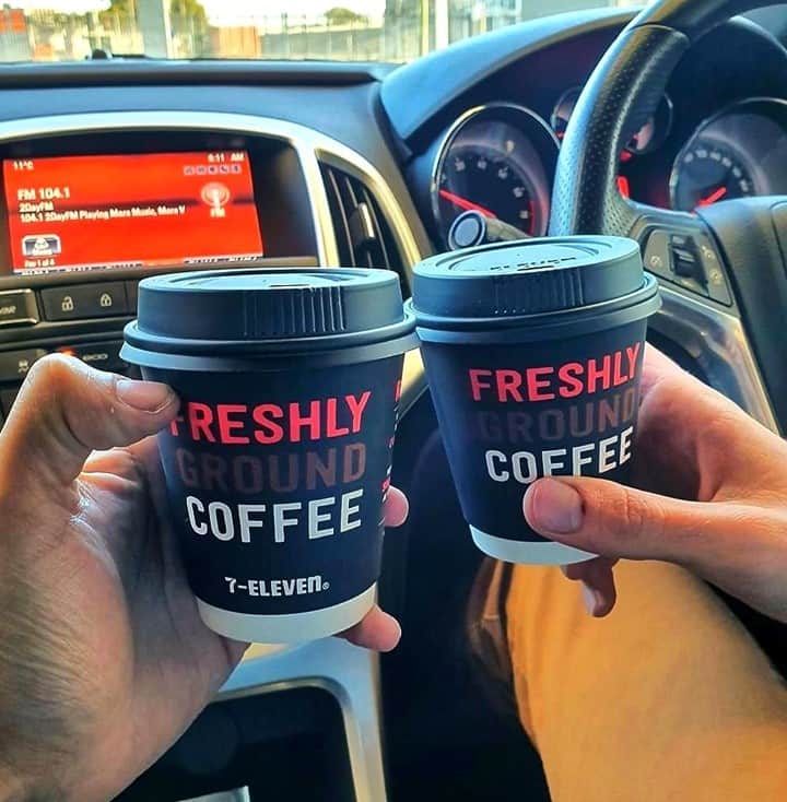 7-Eleven Australiaさんのインスタグラム写真 - (7-Eleven AustraliaInstagram)「Daily essentials ☕ Next time you’re on the road, pick up a $1 cup of freshly ground coffee. #7ElevenAus   📷 aizal___」11月9日 6時30分 - 7elevenaus