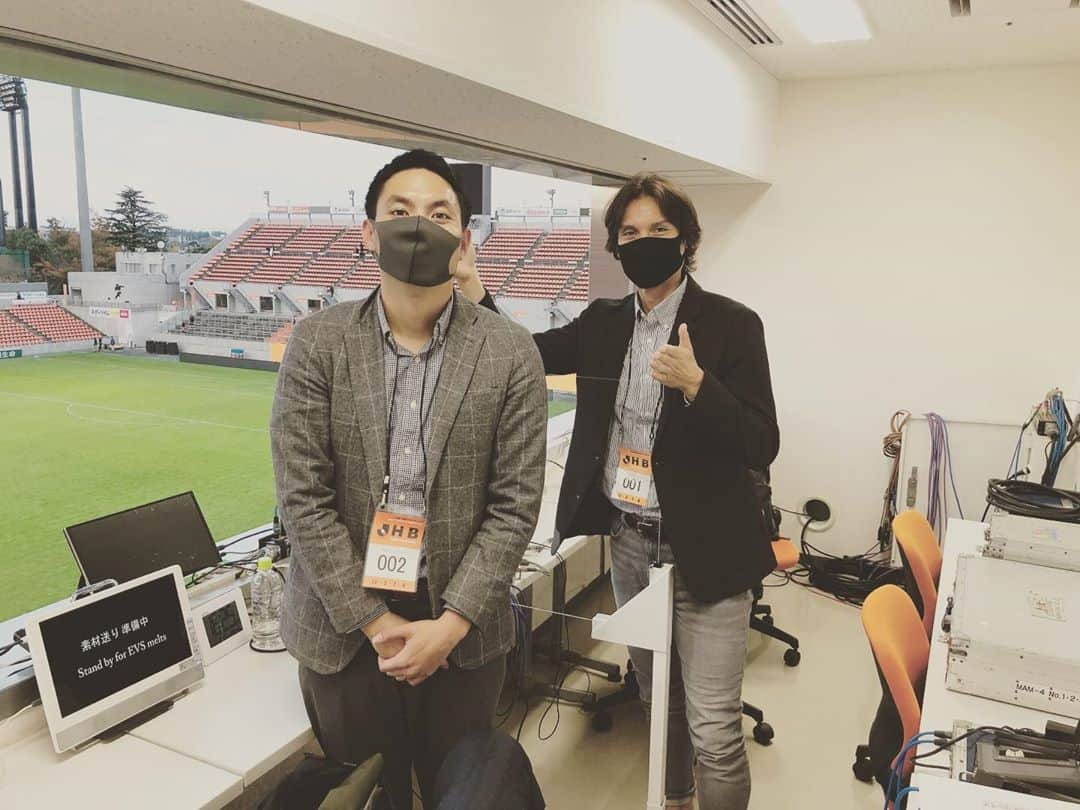 原大悟さんのインスタグラム写真 - (原大悟Instagram)「大宮vs甲府 90分興奮しっぱなしのアグレッシブな試合でした。ぜひフルで見て欲しい❗️連戦ですがああいう試合ができる両チームに👏  お久しぶりの下村さんと！ 控室から楽しかった。 #大宮アルディージャ  #ヴァンフォーレ甲府」11月9日 6時33分 - daigoso