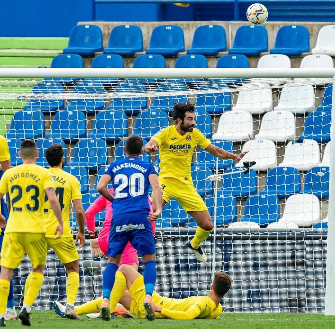 ラウール・アルビオルのインスタグラム：「Victoria importante en un campo difícil ➕3️⃣👊🏻」