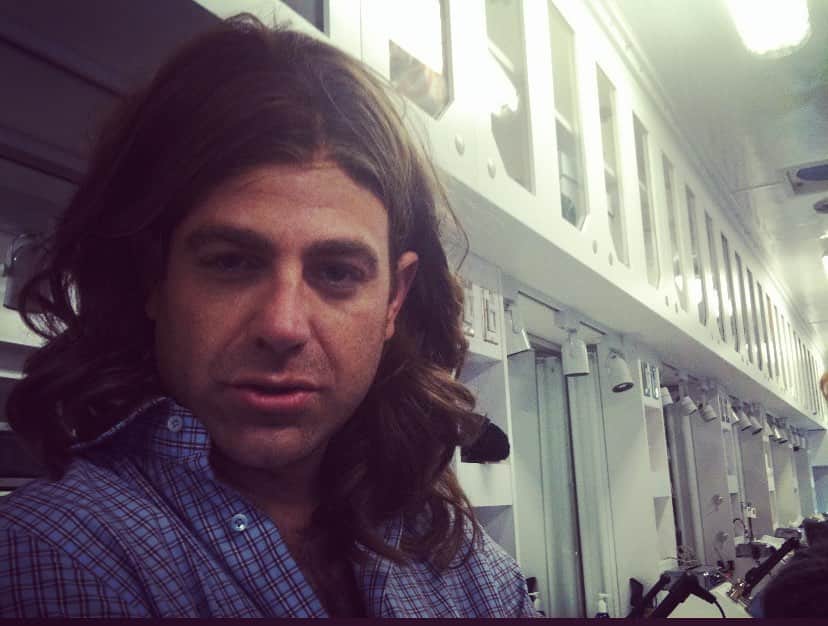 ポール・アデルスタインのインスタグラム：「Wearing @amybrenneman ‘s PrivatePractice wig or preparing for the PearlJam biopic? You decide!」