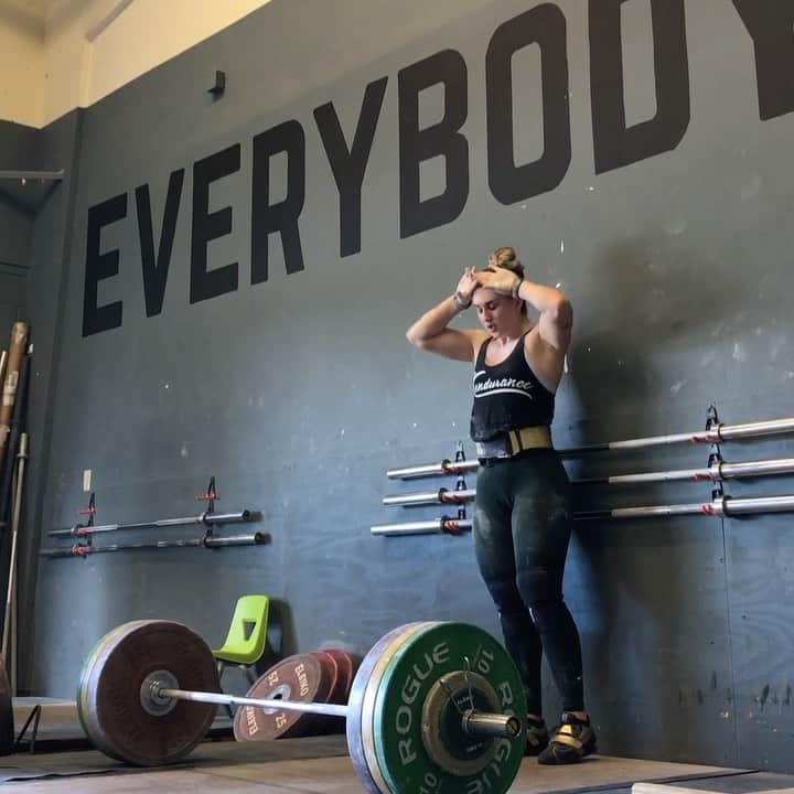 マッティ・ロジャーズのインスタグラム：「Lessons in athletic maturity.  Now that my 20-21 year old days of “hmm let’s max out some random thing for fun with no consequences” are getting further and further behind me, learning to essentially not be a young dumb ass about training is getting more and more important. Learning MY signs of when to push and when to listen is something I’ve never been great at, but I think spending a ton of hours completely alone in a gym this year has taught me a lot.  Usually the week before a back off (especially if we push for LONGER than normal) I have to listen HARD. My normal aches and pains don’t lessen with warming up, new ones show their face, normal signs of “tired” (slower/fatigued) turn into timing being way off, feet moving at snails pace, etc. My focus gets pulled way easier (ie setting up for a lift and I catch myself thinking about like laundry or something) & I have to say, okay: do I push or do I just take what I can get today? Sometimes, I probably make the wrong decision & pushing leads to misses & emotions. Other times, stopping just shy of that days max effort is the absolute best decision.  This day, on “shitty double” number I have no idea, was a call it and don’t get greedy day. Could I have made up this last set (no one likes ending on a miss)?? Absolutely. Was it necessary? Not this week.  LEARN YOUR BODY. Learn when to pull it together and suck it up and when to put your ego aside and make the educated athlete decision to pull back a little. More is not always better!」