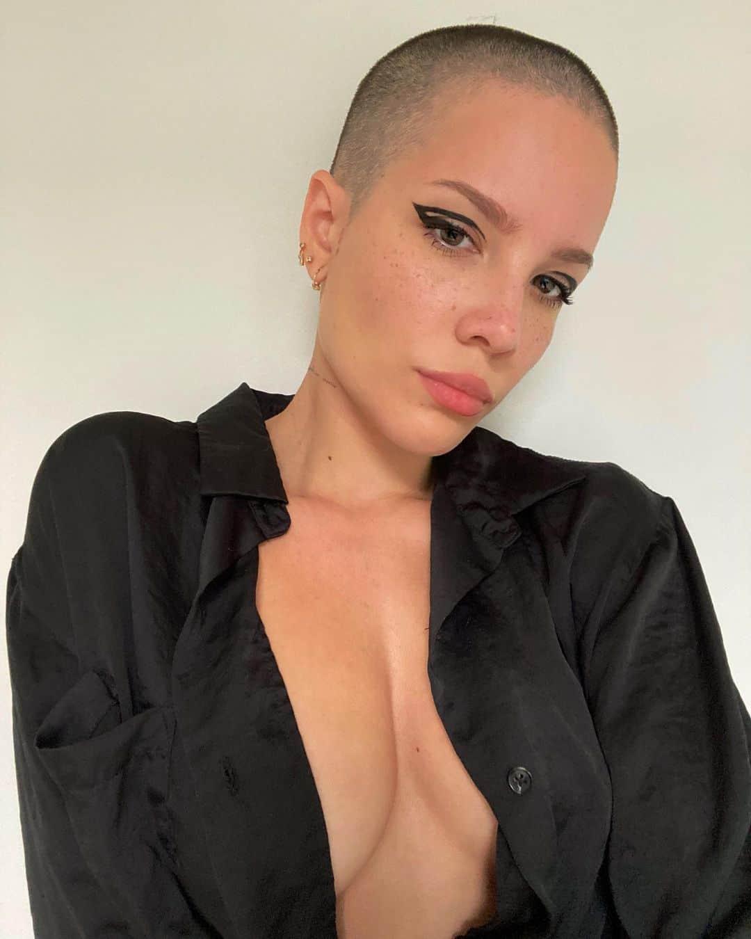 Halseyのインスタグラム：「thought my hair looked good here.」