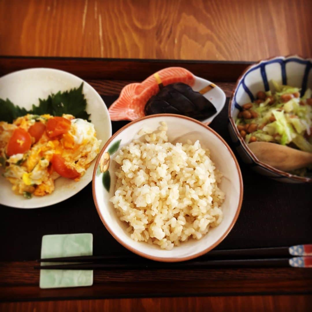 team_omotesandoのインスタグラム：「My little morning routine. Have a good start✋️  #丁寧な暮らし #morningroutine #breakfast #朝ごはん #littlehappiness #littleappreciation #littlethankyou」