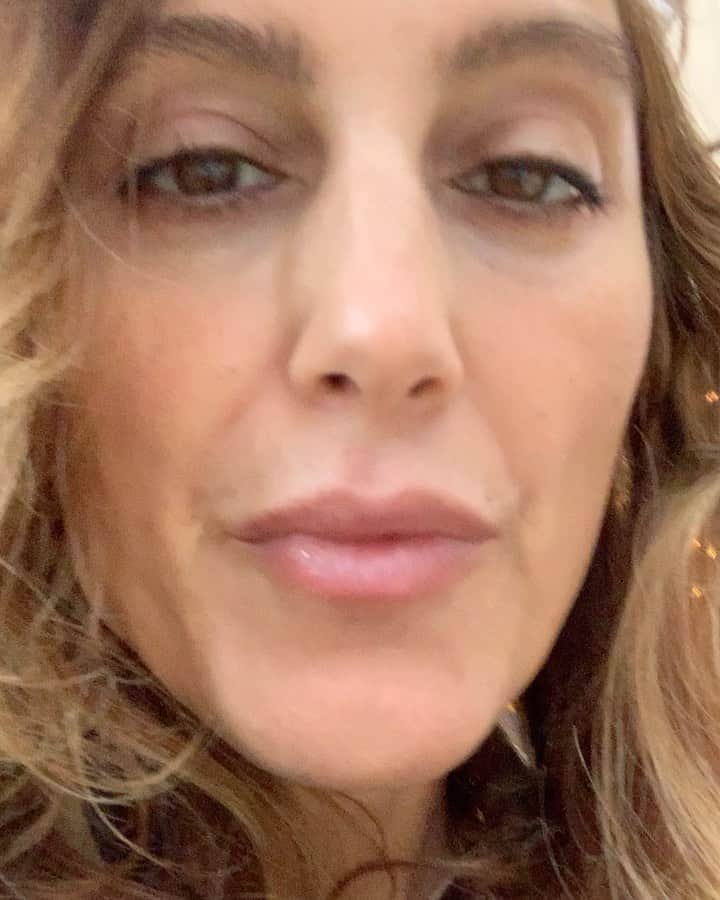 ジェニファー・エスポジートのインスタグラム：「A beautiful day in NYC.  #joy #peace  #tobecontinued🔜. @abcvnyc」