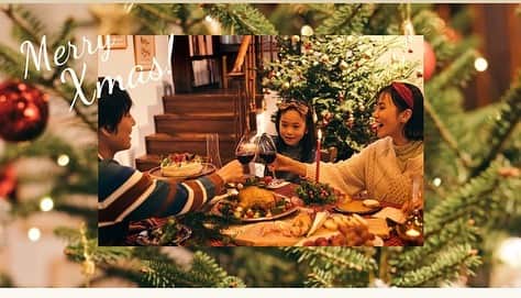 ロジャース里奈のインスタグラム：「. @discoat_official  @salut_shop  のクリスマス特集にここなが 出てますー🎄🎁 . . ママ役は事務所の先輩の @eri_toriyama さん❤️ . 朝からずっとえりさんや スタッフさんが優しく接してくれて 最初は緊張してたけど 本当のクリスマス気分で 楽しそうに撮影してたよー☺️ . ありがとうございました❤️」