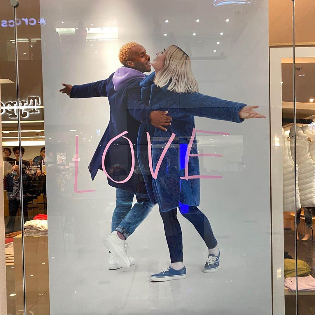 Lil Buckのインスタグラム：「Always Hits different when its with my ❤️ @aishimatsu  S/O to @gap #LOVE」