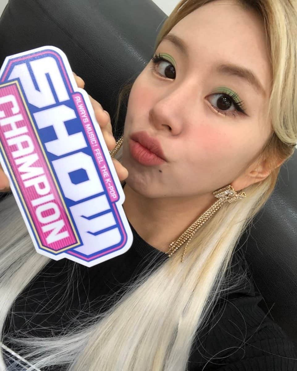 チェヨンさんのインスタグラム写真 - (チェヨンInstagram)「201104 show champion selca #chaeyoung #채영 #twice #트와이스 #prettyrapstarchaeyoung」11月9日 9時02分 - twicechaeyoung