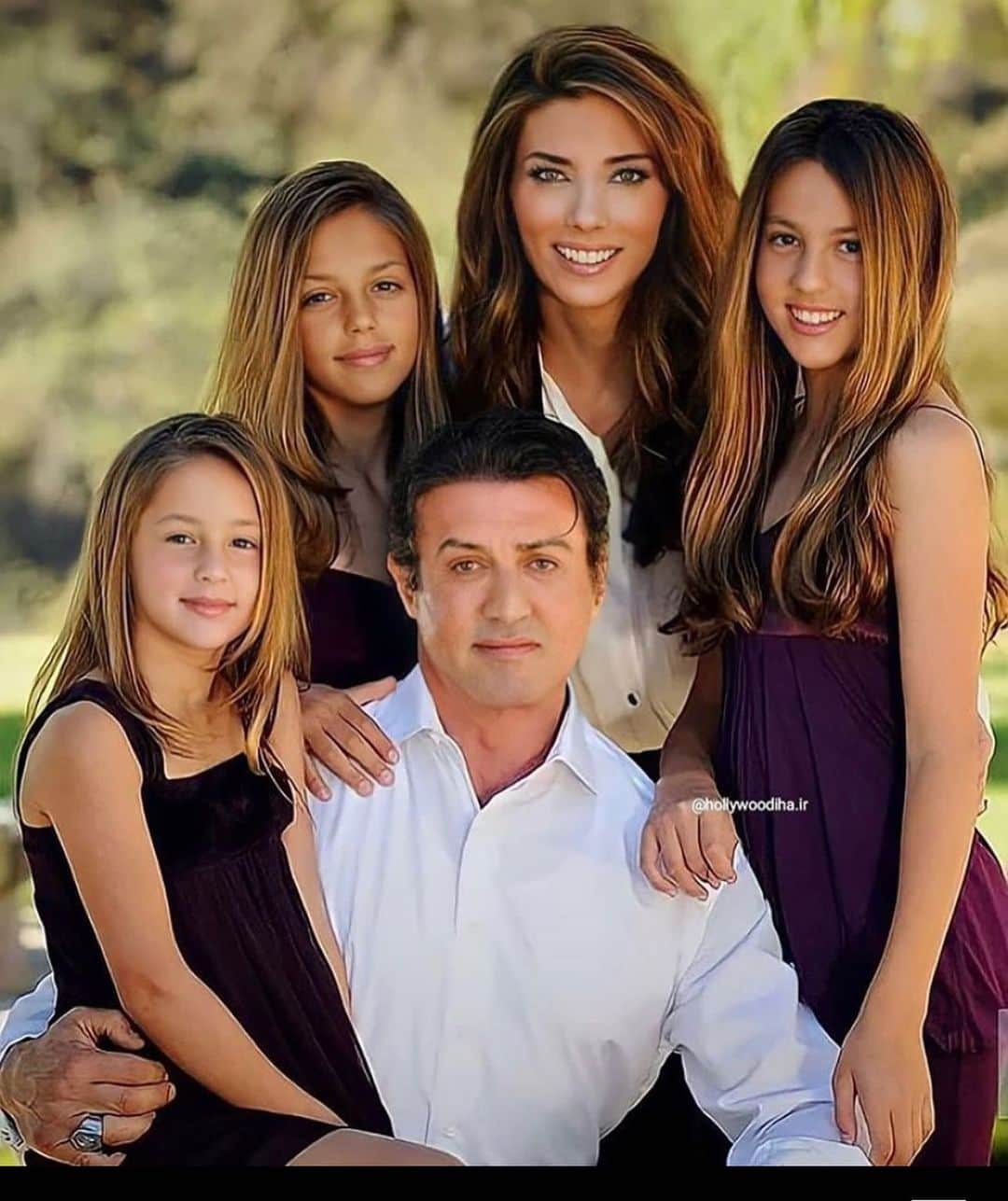 Style Fashion Luxuryのインスタグラム：「Stallone with his ladies 😍  Tag your family!」
