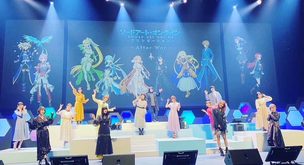 のインスタグラム：「2020.11.8 「ソードアート・オンライン アリシゼーション -After War-」 昼の部、夜の部ともに【WoU】2ndクールOPテーマ『ANIMA』歌わせていただきました。 あなたの魂に、届いていますように。  ご覧くださった皆様、ありがとうございました…！  sao-alicization.net/event/ #sao_anime」