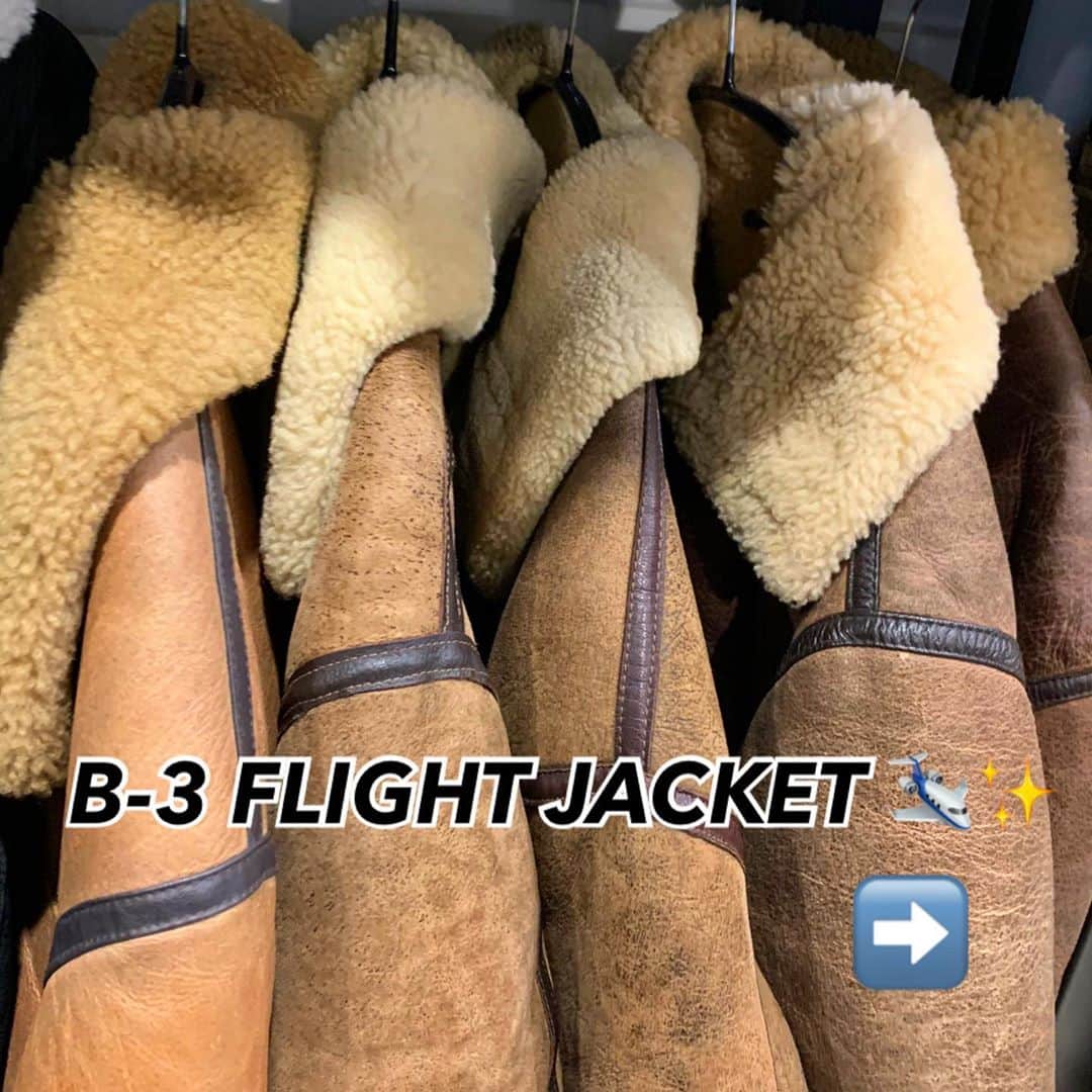 のインスタグラム：「#原宿シカゴ竹下店﻿ ﻿ 【 B-3 FLIGHT JACKET】﻿ ﻿ B-3 FLIGHT JACKETの特徴を﻿ 紹介しました‼️﻿ ﻿ 皆さまのお越しお待ちしております✨﻿ ﻿ 原宿シカゴ竹下店﻿ 東京都渋谷区神宮前1-7-1 B1F﻿ 03-6721-0580﻿ 営業時間 12時〜20時﻿ JR原宿駅から徒歩3分﻿ 東京メトロ明治神宮前駅から徒歩5分﻿ ﻿ #フライトジャケット#B3﻿ #military#ミリタリー﻿ #原宿#原宿シカゴ#竹下通り#古着#古着屋#古着屋さん﻿ #古着女子#古着男子#フルジョ#フルダン#フリクロ﻿ #原宿#下北沢#吉祥寺#京都﻿ #harajuku#harajukuchicago#takeshitastreet﻿ #usedfashion#usedstyle#usedmix﻿ #usedclothing#vintage#outfit﻿」