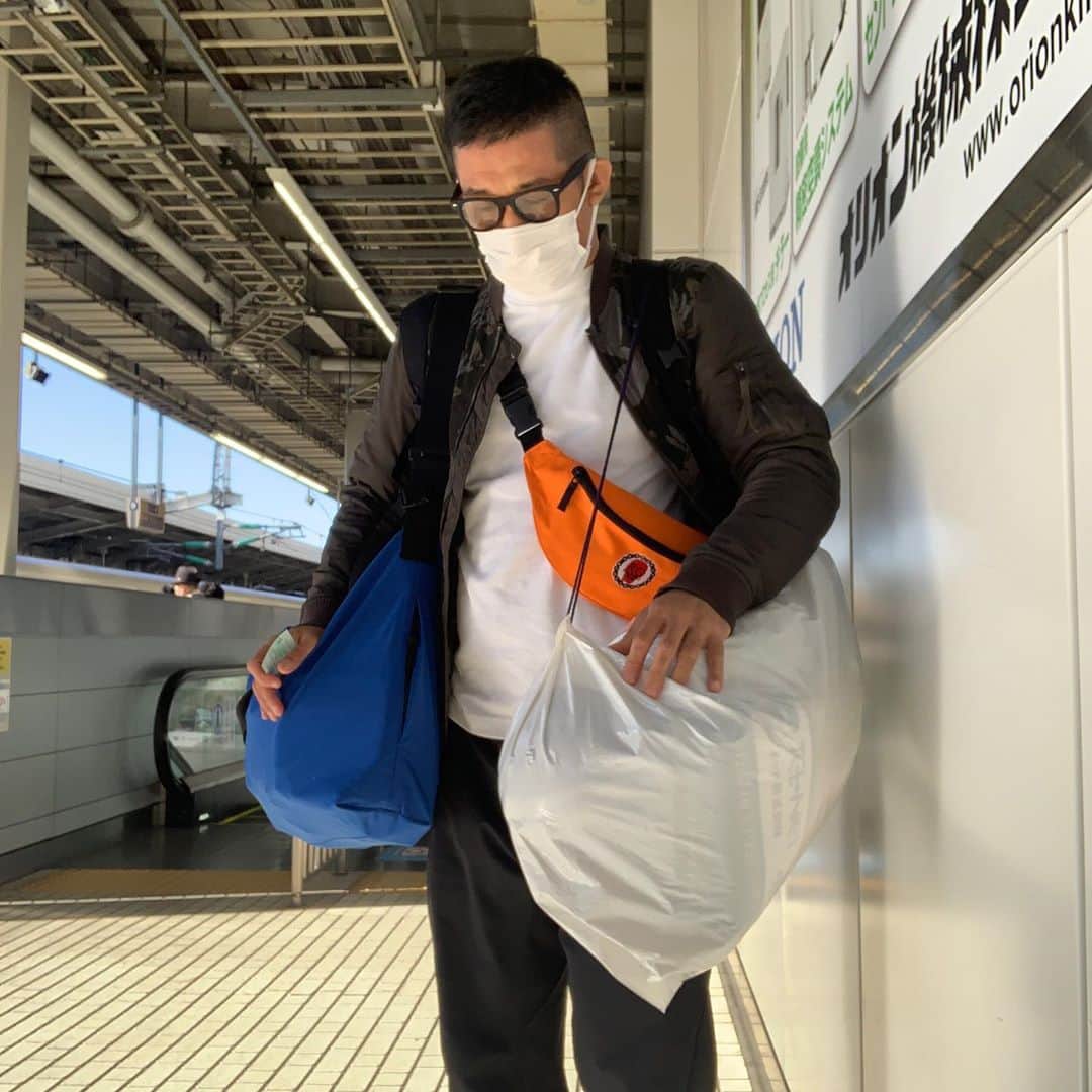 田村裕さんのインスタグラム写真 - (田村裕Instagram)「合うてる？  荷物、多ない？  #荷物」11月9日 9時40分 - hiroshi9393
