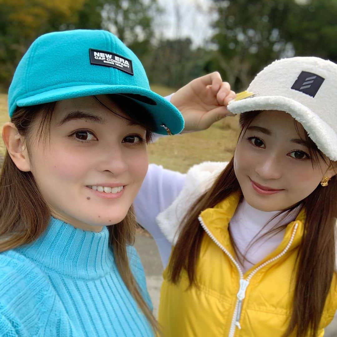 奥山夏織さんのインスタグラム写真 - (奥山夏織Instagram)「秋？冬？ゴルフ🏌️‍♀️⛳️✨ ・ 成美ちゃん(@narumikajimoto )と#アクアラインゴルフクラブ に行ってきました🚗ここのコース2回目だったんですが、難しかったー🤔108となんと前回より悪かったし😂でも楽しかったから良しとしよう！ちょっと暑いくらいのゴルフ日和でした❣️ ・ 今年もあと何回ゴルフに行けるかな？♪なんか写真の色が戦隊レンジャーみたい笑 ・・・ #ゴルフウェア #ゴルフウェアコーデ #golf #golf女子 #golfcoordinate #golfwear #ゴルフ女子 #ゴルフ女子コーデ #ゴルフ#ゴルフ日和 #ゴルフ好きな人と繋がりたい #🏌️‍♂️‍♀️ #⛳️ #ちゃぉりgolf #インスタゴルフ #インスタゴルフ女子」11月9日 9時50分 - okuyama_kaori