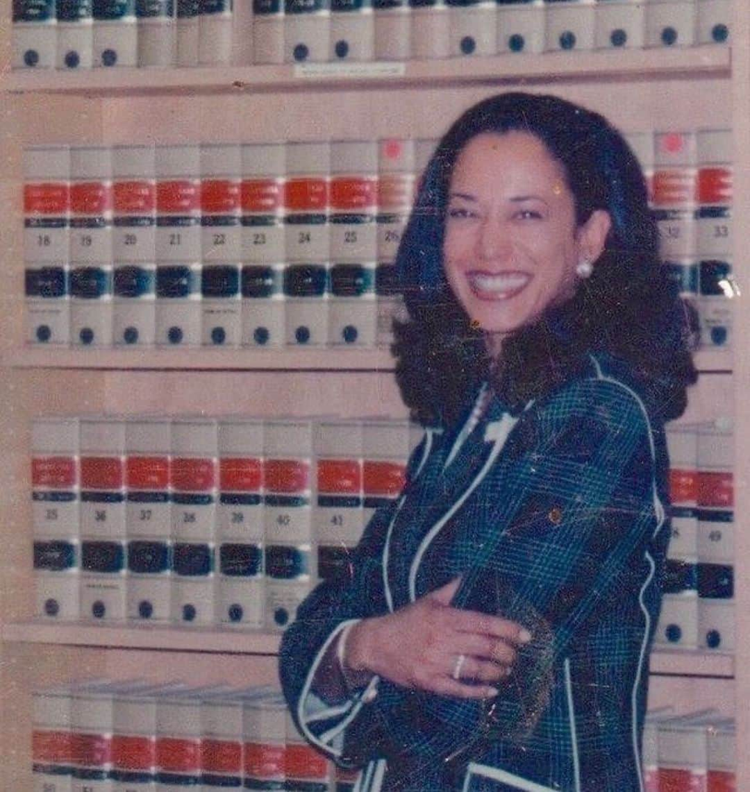 アシュレイ・パークさんのインスタグラム写真 - (アシュレイ・パークInstagram)「Vice President @kamalaharris 😭. The enormity of this moment hit me hard last night. As a woman, a POC, and an American. Grab your hard-soled shoes everyone, cuz there’s glass f*ckin everywherrrrrre. Thanks to all those who have worked so tirelessly to begin this hope and healing... 📸: @katerockwellnyc」11月9日 10時02分 - ashleyparklady