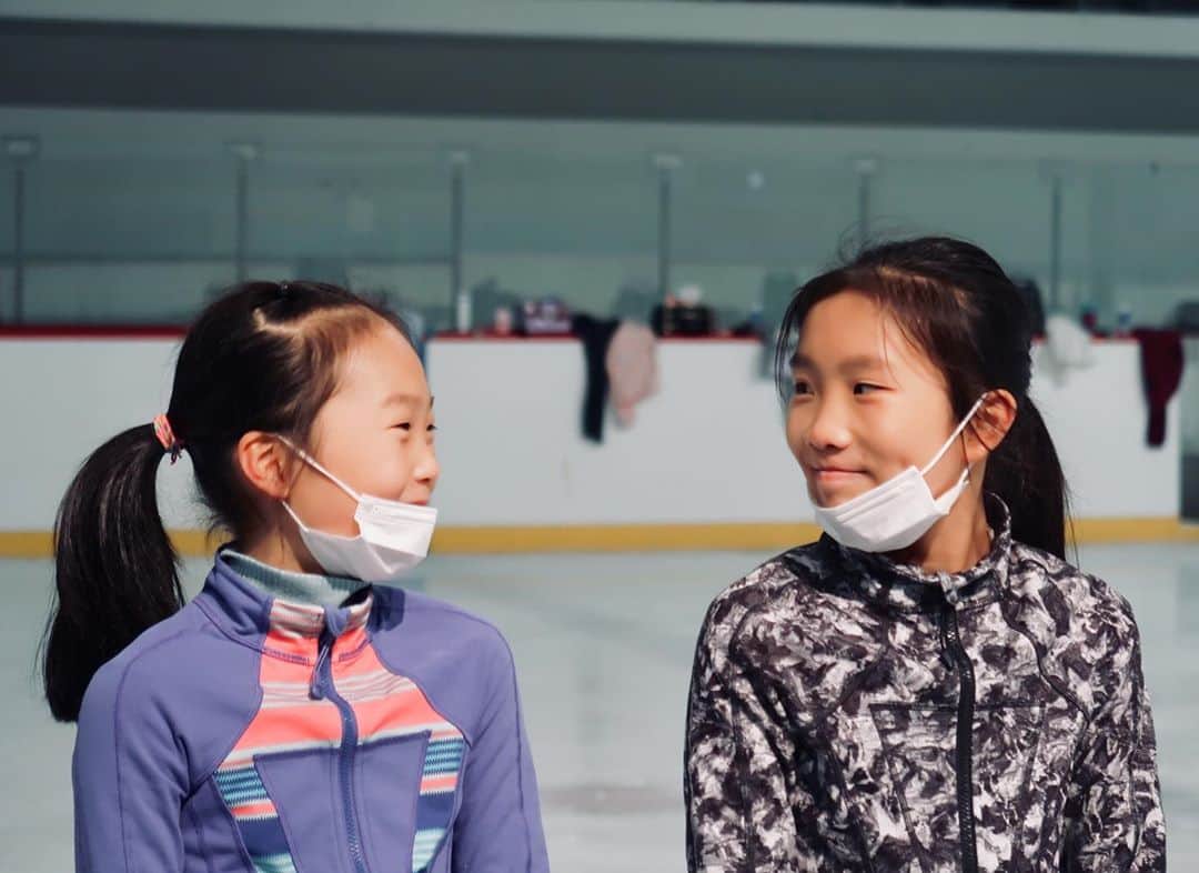 レベッカ・キムのインスタグラム：「happy monday ☺️ . . . . #figureskating」