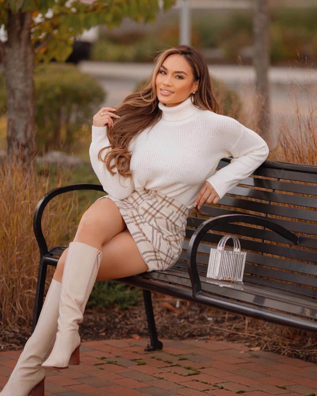 ダフネ・ジョイさんのインスタグラム写真 - (ダフネ・ジョイInstagram)「Fall Autumn looks in @fashionnova is my favorite 🍁 fashionnovapartner 🍁 PS make a girl laugh and she’s yours forever!」11月9日 10時52分 - daphnejoy