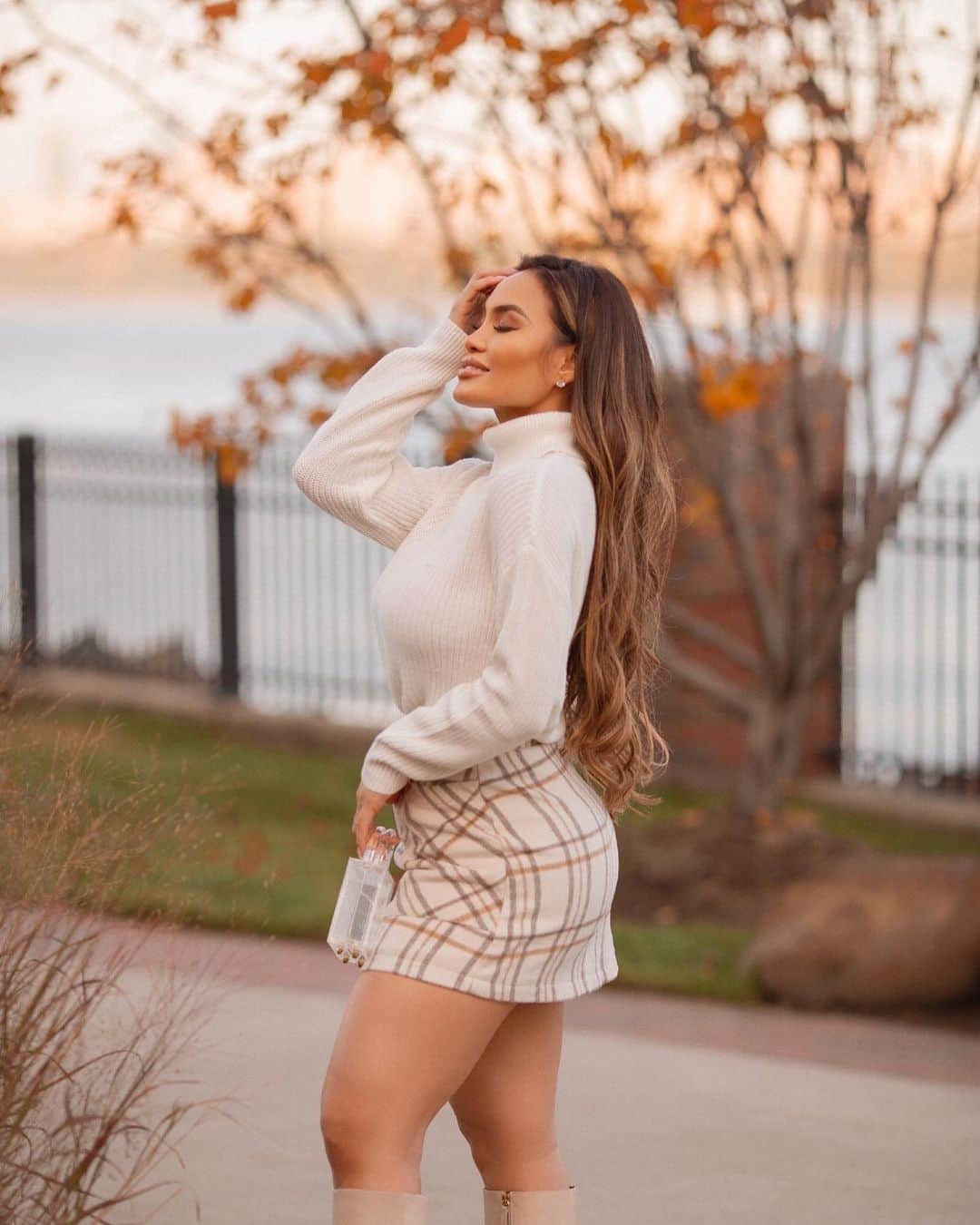ダフネ・ジョイさんのインスタグラム写真 - (ダフネ・ジョイInstagram)「Fall Autumn looks in @fashionnova is my favorite 🍁 fashionnovapartner 🍁 PS make a girl laugh and she’s yours forever!」11月9日 10時52分 - daphnejoy