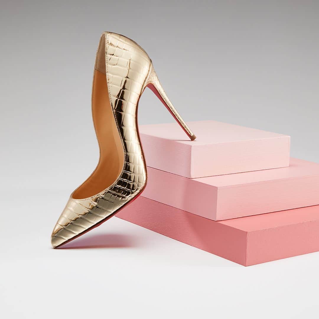 Saks Fifth Avenueのインスタグラム：「Step right up and say hello to your new-season sole-mate, courtesy of @louboutinworld. #10022SHOE」