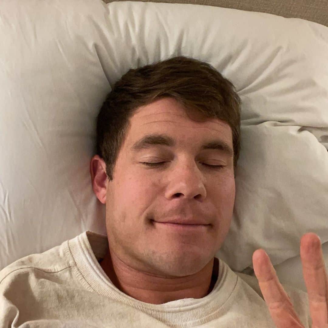 のインスタグラム：「In bed by 11. THIS IS 37. Thanks for the happy b day wishes. I’m never going to die!!!! #thisisimportant @podimportant」