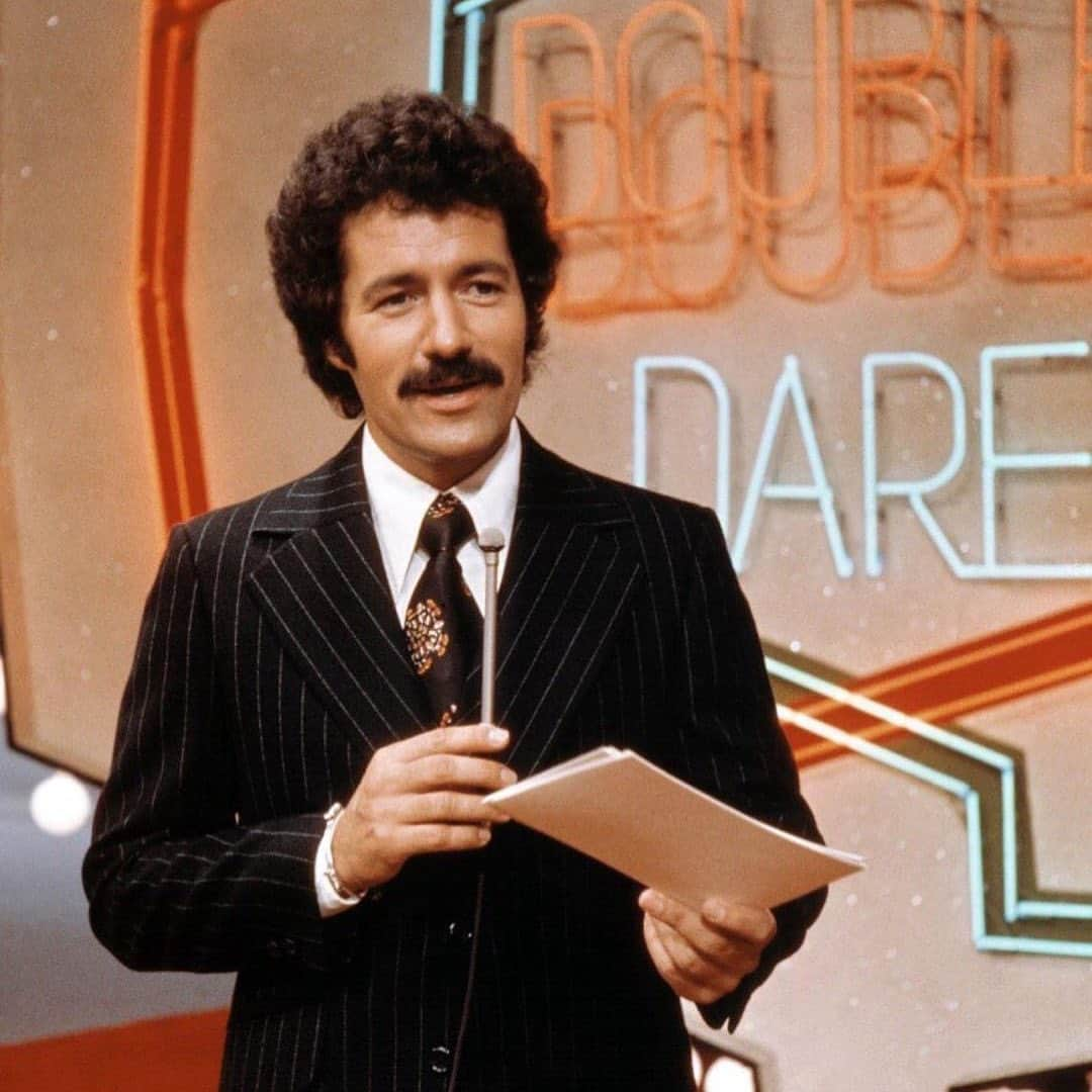 ラファエル・スバージさんのインスタグラム写真 - (ラファエル・スバージInstagram)「In a week of momentous change, our beloved #alextrebek has made the journey. #jeopardy   RIP to a man who has given me hours of joyous distraction. You will be profoundly missed.」11月9日 11時12分 - raphaelsbarge