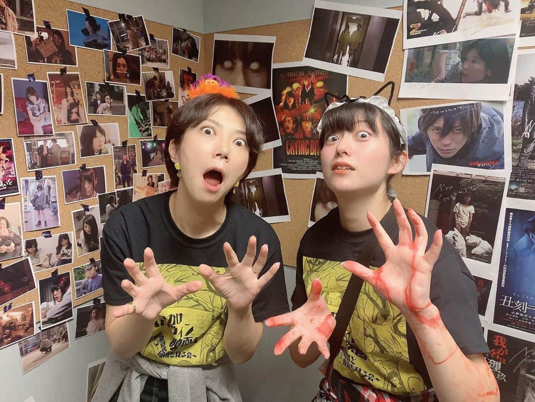 旭桃果さんのインスタグラム写真 - (旭桃果Instagram)「#追っかけハロウィン映画祭 #追っハロ映画祭  ありがとうございました。 追いつきたいな、 こんな人たちになりたいなって思える方々に囲まれて、 その世界観を味わえて幸せな2daysでした。  皆様の熱量と本気が それが当たり前な毎日がすげぇって思いました。  お写真は、 #呪怨  #呪怨シリーズ  で #伽耶子 役を演じられた #藤貴子さん！！  本当に素敵な方で、私もこうなりたいって思いました。  これからしばらくは #追っハロ映画祭  メモリーあげていきます！！」11月9日 11時16分 - momokasahi