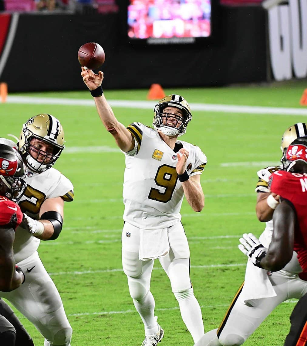 ニューオーリンズ・セインツさんのインスタグラム写真 - (ニューオーリンズ・セインツInstagram)「NFL record TD 562 for Brees 🙌  First TD for the rook ⚜️  Congrats @adam_traut84 👏  Watch the game live at our bio link!   #Saints  #SNF」11月9日 11時17分 - saints