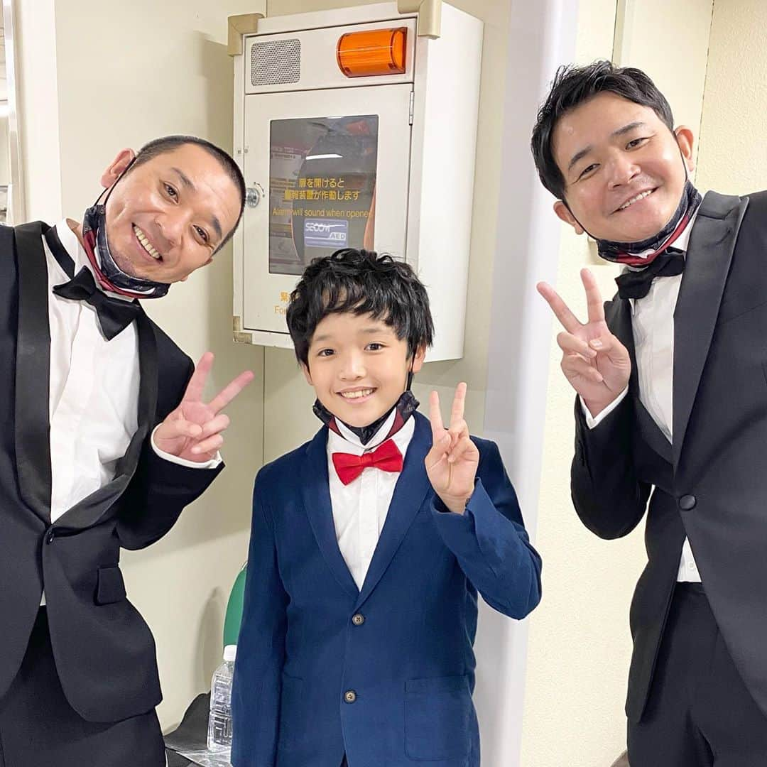 山口太幹さんのインスタグラム写真 - (山口太幹Instagram)「「THIS IS IKU」で、千鳥さんと共演させてもらいました🤗  緊張してあまりお話しできなかったんだ💦 次、お会いした時はたくさんお話ししたいな💕  #山口太幹 #小学生男子 #宮崎出身 #子役 #俳優 #モデル #朝ドラエール #連続テレビ小説エール #佐藤久志 #子久志 #幼少期 #海汐プロダクション所属 #アービング所属 #thisisiku #山崎育三郎 #日本武道館 #コンサート #ライブビューイング  #最高 #楽しかった #緊張した #ありがとうございます #千鳥 #ノブ #大悟 #優しかった #写真」11月9日 11時17分 - taiki_umipro