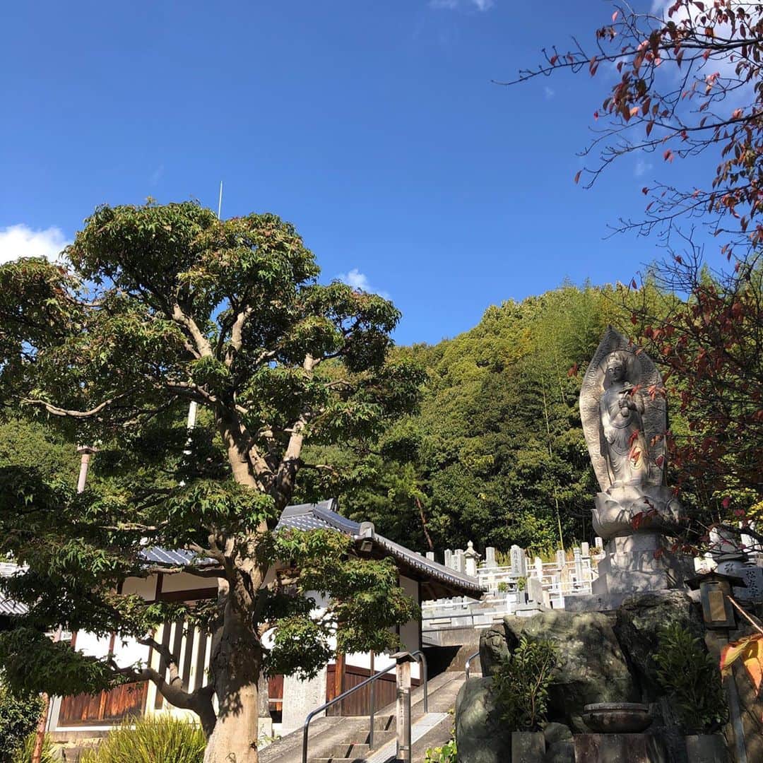 駿河太郎のインスタグラム：「NEW ORDER @neworder_2020  松山展示会も無事終了しました  これにて冬春の展示会も無事終了  お越しくださった皆さん 有難うございました☺️  松山にて祖父母のお墓参りも 出来たし、東京に戻ります‼️」