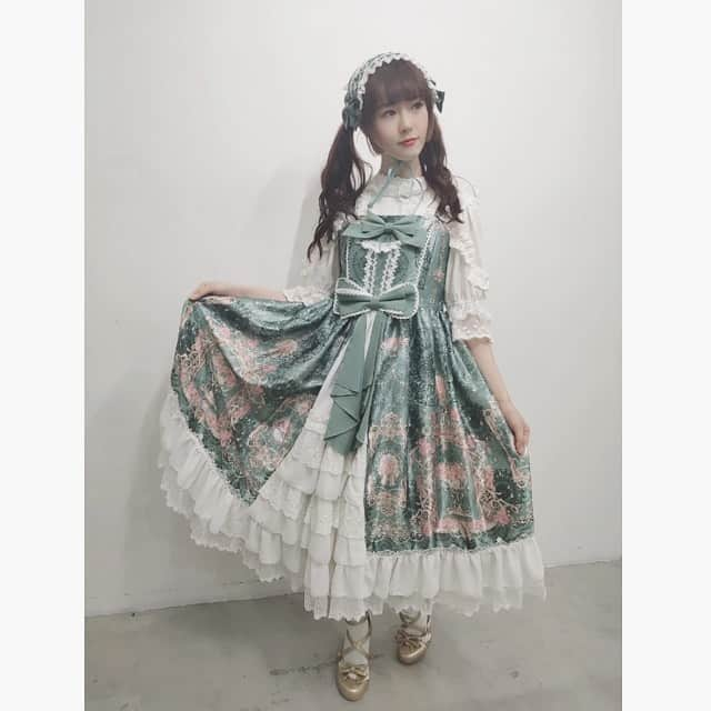 永井杏樹さんのインスタグラム写真 - (永井杏樹Instagram)「ロリータ👗 #アンジェルロリータ  #ロリータ #lolitafashion #ロリータファッション #classiclolita #softlolita  #sweetlolita  #ロリィタ  #永井杏樹 #えぐる #民族ハッピー組  #hatihatitechno #アイドル」11月9日 11時27分 - anju914_mh