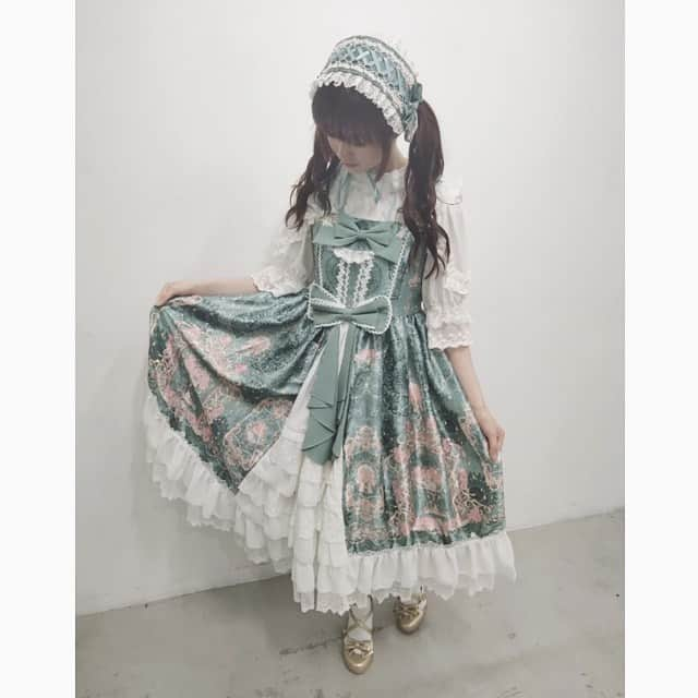 永井杏樹さんのインスタグラム写真 - (永井杏樹Instagram)「ロリータ👗 #アンジェルロリータ  #ロリータ #lolitafashion #ロリータファッション #classiclolita #softlolita  #sweetlolita  #ロリィタ  #永井杏樹 #えぐる #民族ハッピー組  #hatihatitechno #アイドル」11月9日 11時27分 - anju914_mh