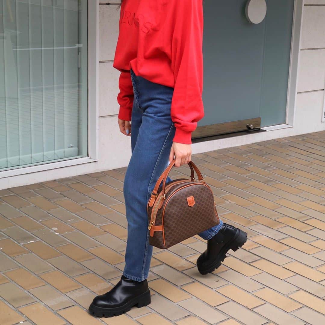 Vintage Brand Boutique AMOREさんのインスタグラム写真 - (Vintage Brand Boutique AMOREInstagram)「Vintage Celine macadam hand bag.  📌On website search for: AO30381  ✈️Free Shipping Worldwide 📩DM for more info and pricing  ➡️info@amorevintagetokyo.com   #ヴィンテージ #セリーヌ#ヴィンテージセリーヌ #アモーレ #アモーレトーキョー #東京 #celine #vintage #vintageceline #oldceline #amoretokyo  #amorevintage #tokyo」11月9日 11時44分 - amore_tokyo