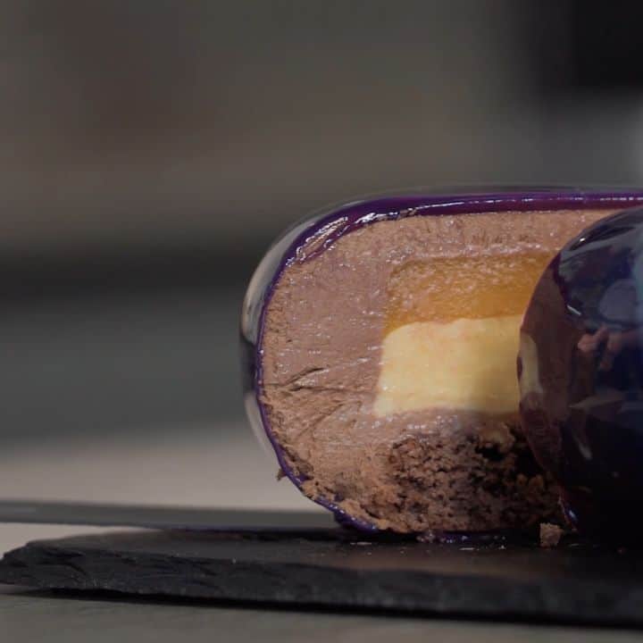 オリガ・ノスコワのインスタグラム：「Have you ever wanted to make the perfect cake?😉 . . All the secrets are here👉  https://www.noskovaonline.com . Link in bio✌😘.」