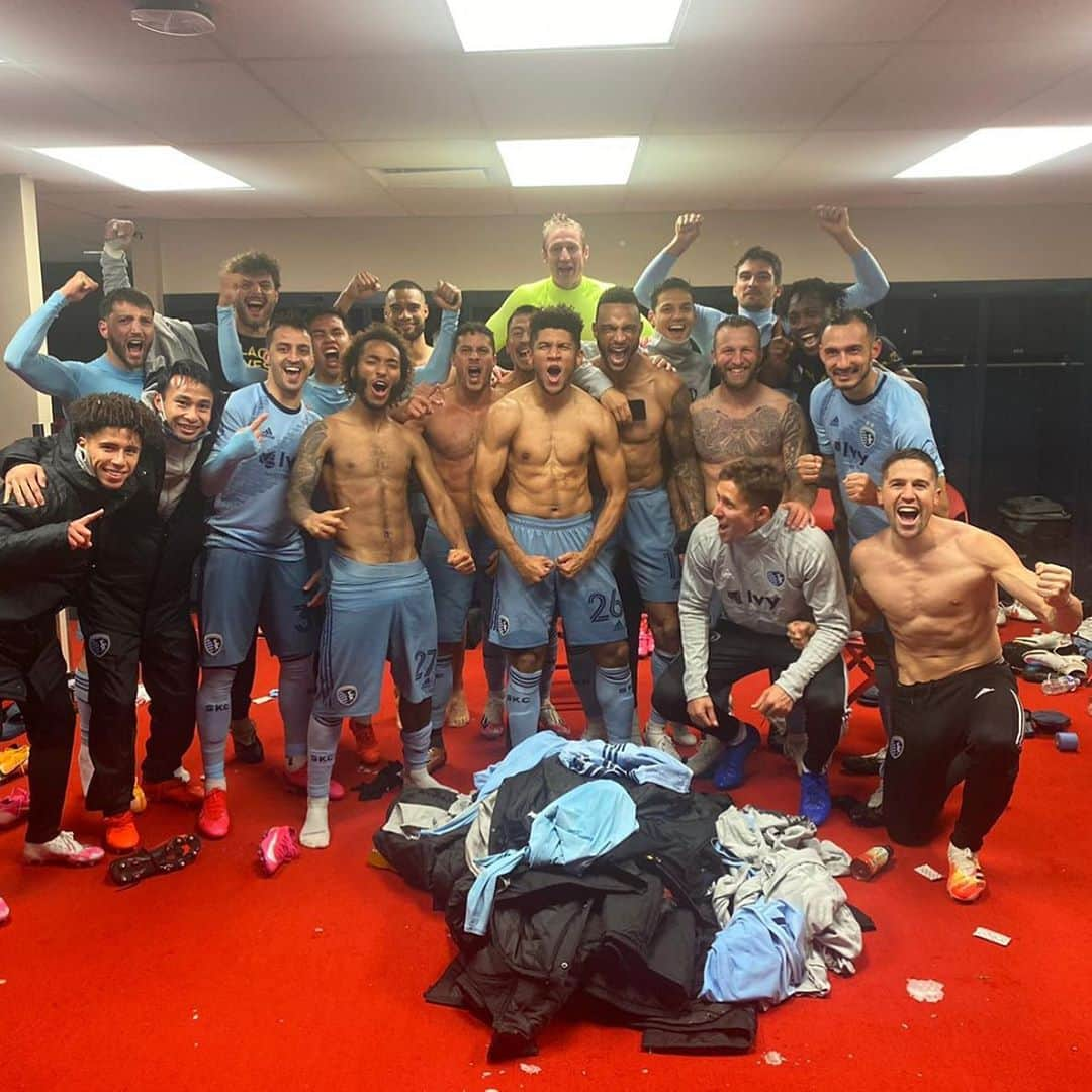 アンドレウ・フォンタスのインスタグラム：「It was decision day and we did it: first of the western conference! 💪🏻」