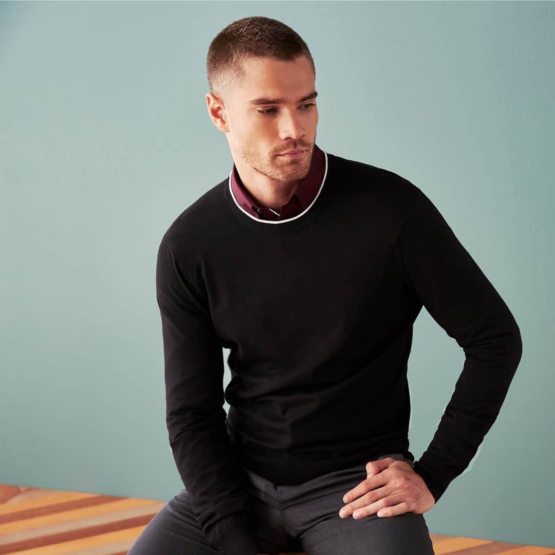 ペリーエリスのインスタグラム：「Your fall wardrobe must have? The Tech Crew Sweater - casual yet refined, this breathable crew will be the most versatile item in your wardrobe for seasons to come. #LifeReadySince1976」