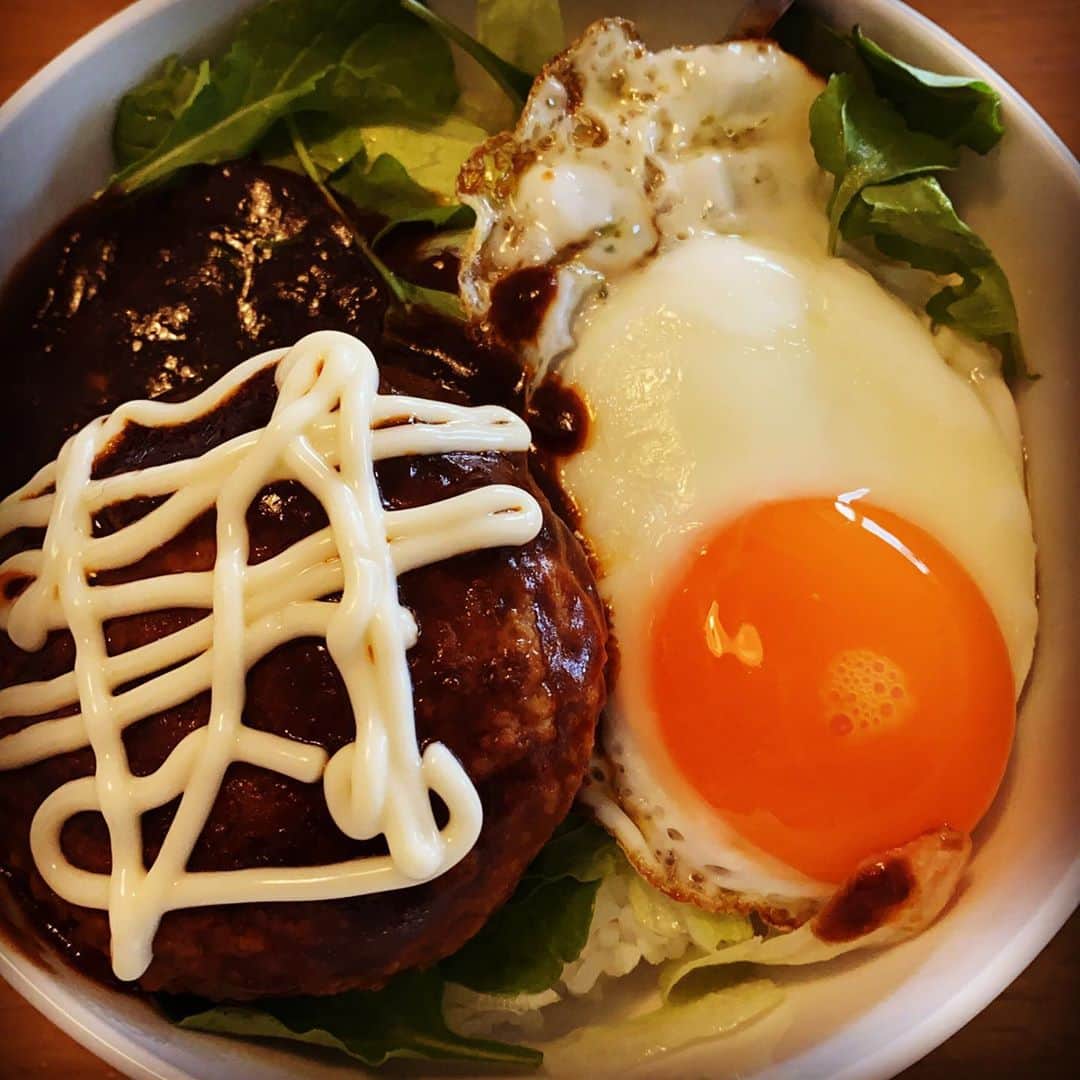 浅田信一のインスタグラム：「自作ロコモコ🌴 オンしただけ😂」
