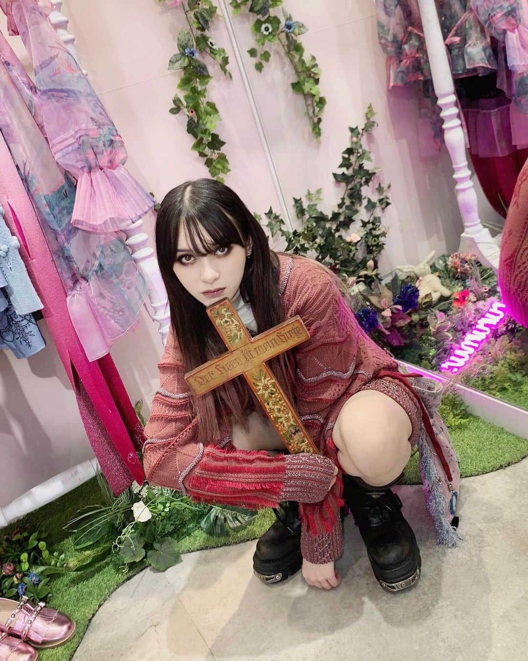 西尾エイミさんのインスタグラム写真 - (西尾エイミInstagram)「@rurumu.official  最終日です( ᵕ_ᵕ̩̩ )🐇❤︎❤︎」11月9日 12時33分 - delinquent_doll