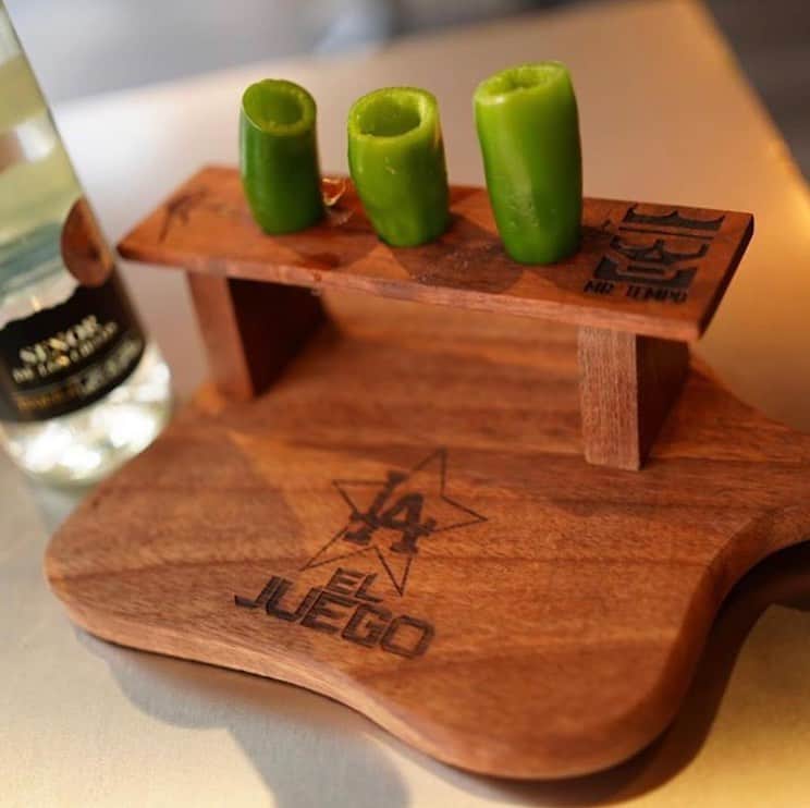 ゲームのインスタグラム：「@mr.tempo x @losangelesconfidential going shot for shot 🌶 🔥 right now !!!!! #ElJuego #MurderMeElChile #KingAndQueenCantina @senordeloscielostequila」