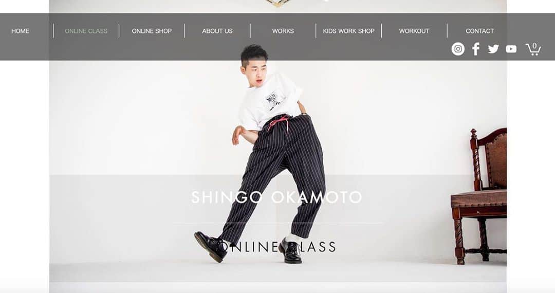 Shingo Okamotoのインスタグラム：「11月23日に開催するオンラインクラス（インスタライブ生配信）詳細をオフィシャルサイトにて公開しました！！🙌💻📲﻿  ﻿ 【SHINGOOKAMOTO OFFICIAL WEBSITE】﻿ www.shingookamoto.com﻿ プロフィールから飛べます！！☝️﻿ ﻿  【ONLINE CLASS 】からお申し込みください！！  ﻿ 只今から受付スタートです！！﻿ ﻿ ダンス経験者はもちろん、初めての方も大歓迎です！！🕺 ﻿ ﻿ お待ちしていますー！！✉️😌  オンラインクラス専用Newアカウント👇 @shingookamotoonline   楽しみー！！」